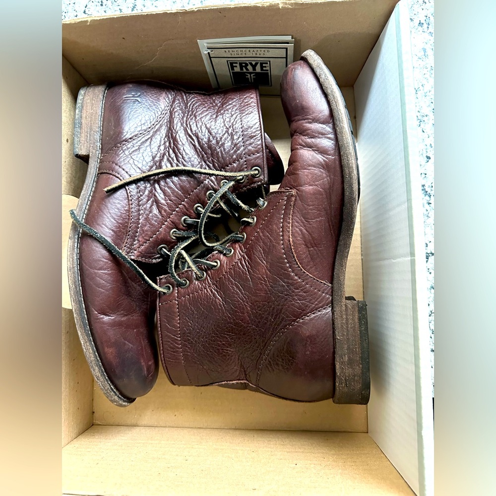 Men’s Frye boot